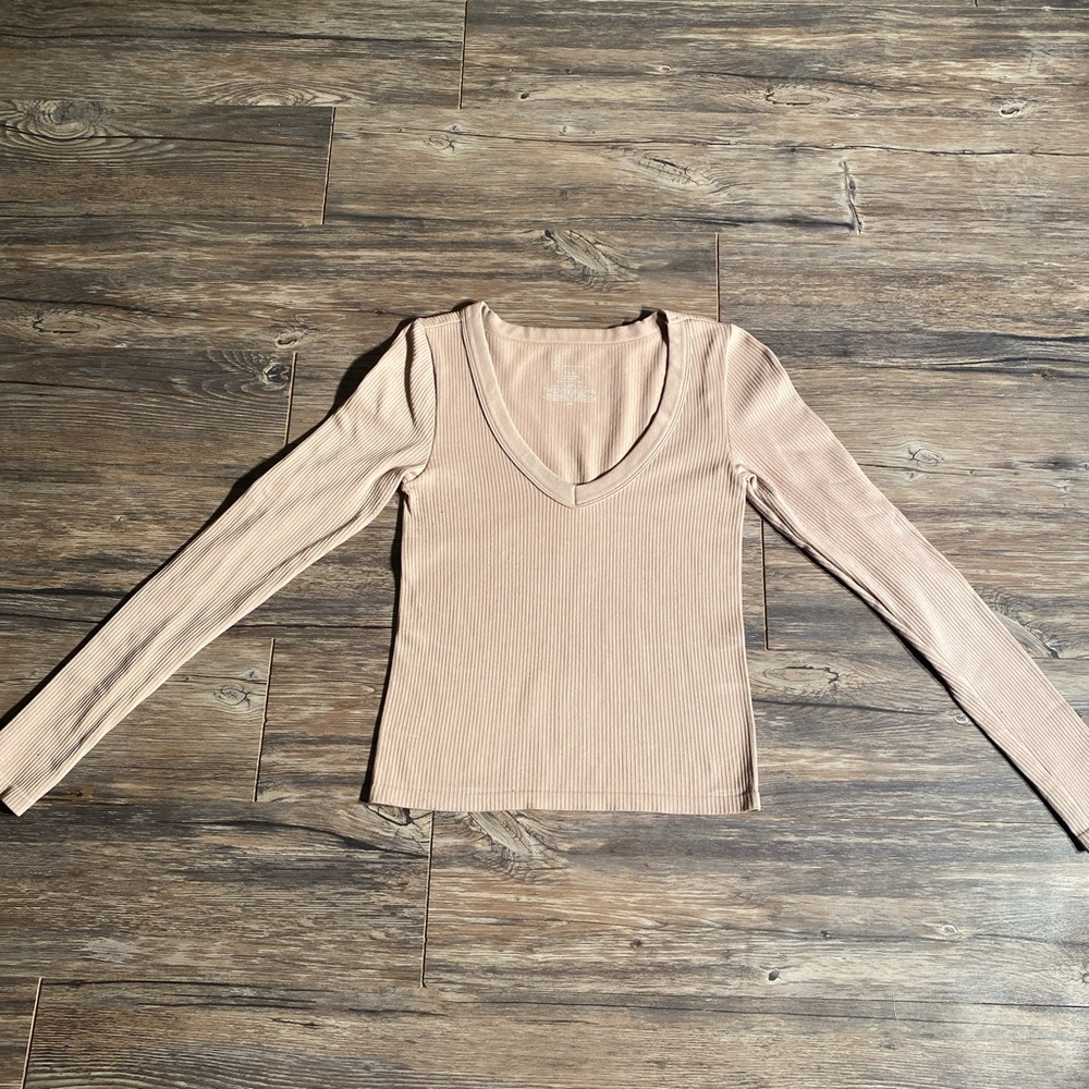 No Boundaries V-Neck Ribbed Long Sleeve Top - Beige